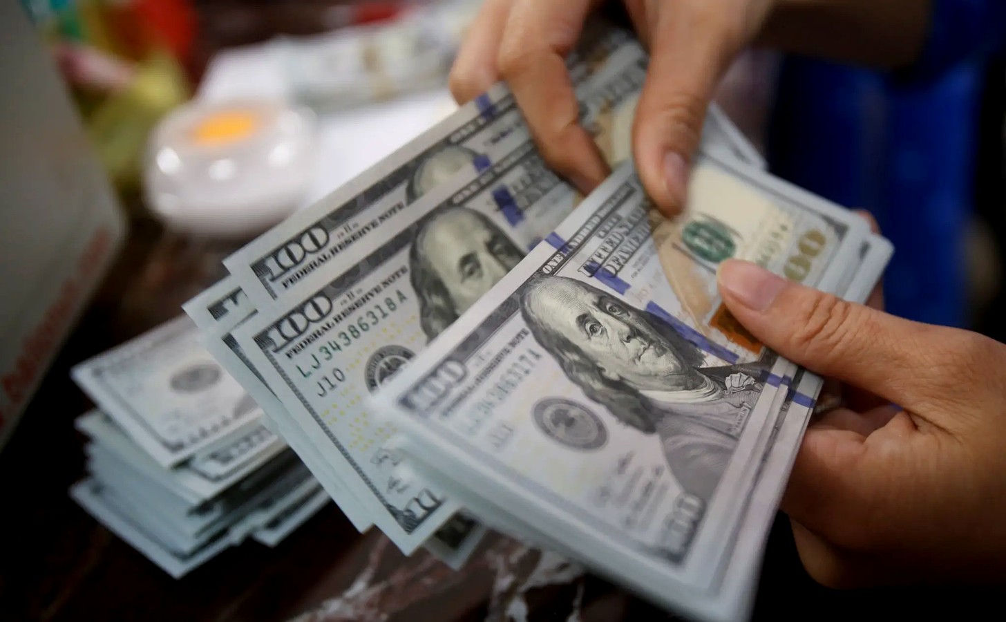 Gráfico de variação do dólar em relação ao real